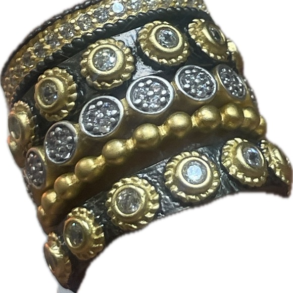 Sterling silver core 14k and rhodium matte finish. Single stack ring - Picture 6 of 9